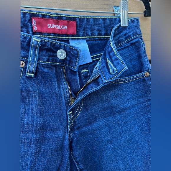 Vintage Y2K Levi’s 518 super low rise boot cut flares, dark wash. Jr size 1 - Picture 3 of 11